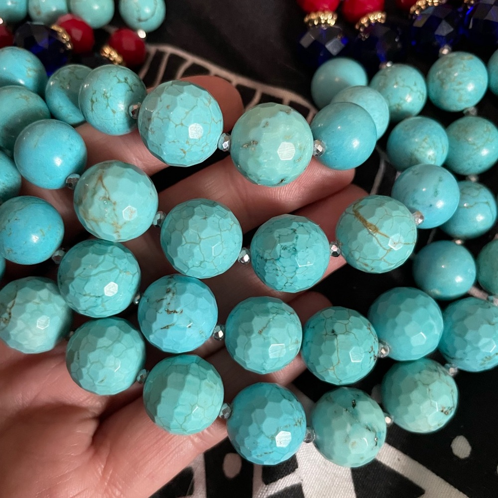 Stunning Turquoise Necklace - image 4